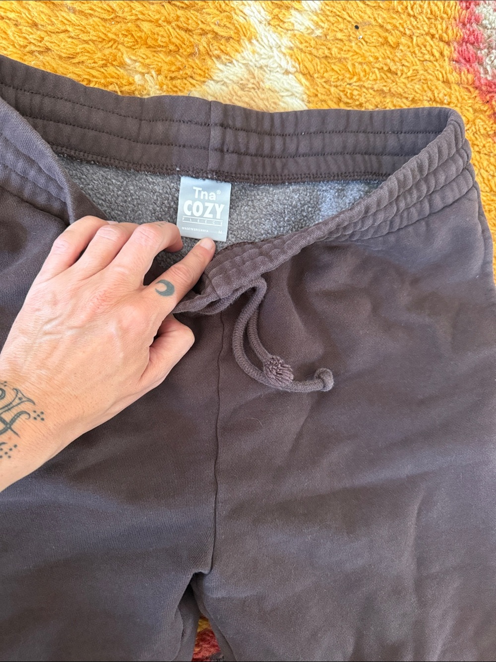 Aritzia TNA cozy fleece joggers sweatpants - Picture 2 of 4